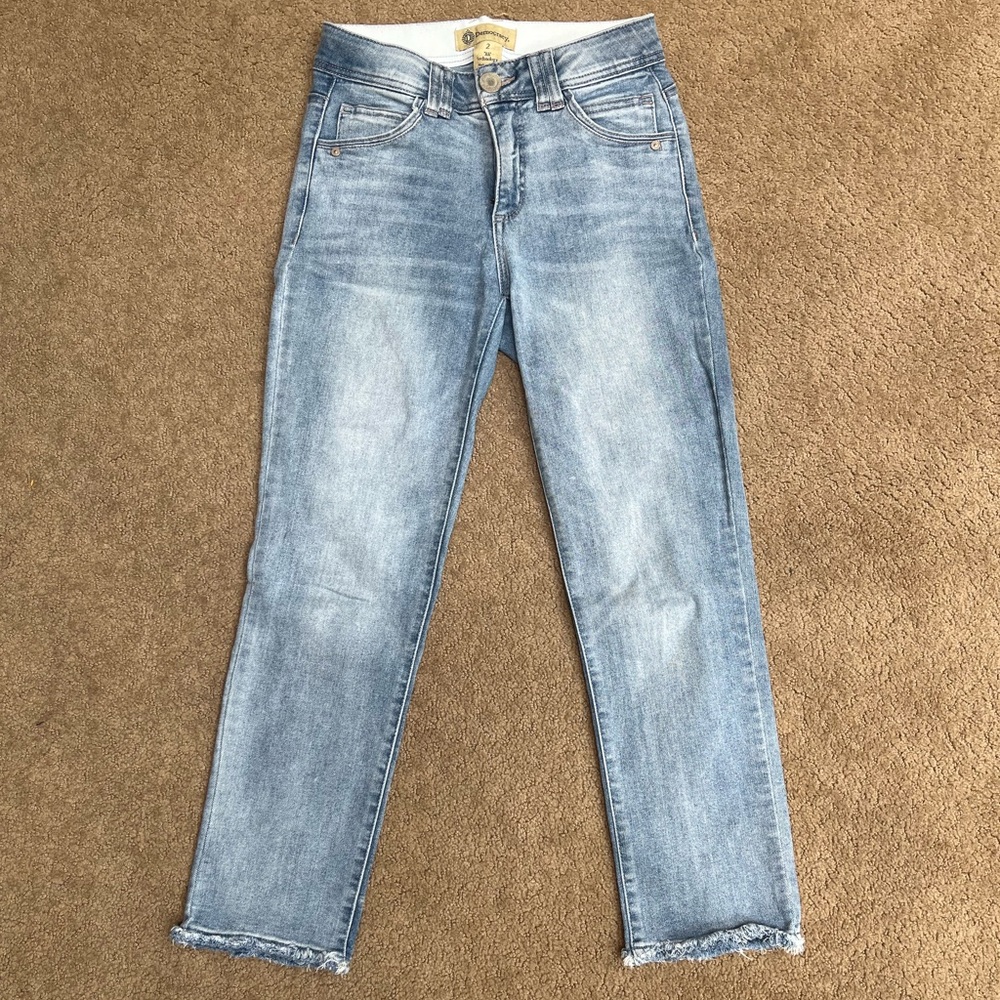 Democracy jeans with elastic waistband and frayed ankle